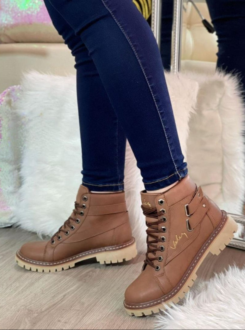 BOTA + MOCHILA JASMIN