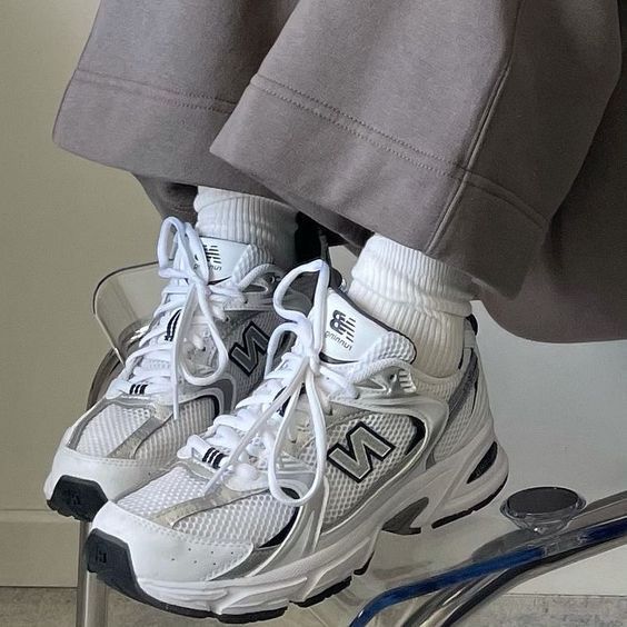 NEW BALANCE 530 BLACK FRIDAY!